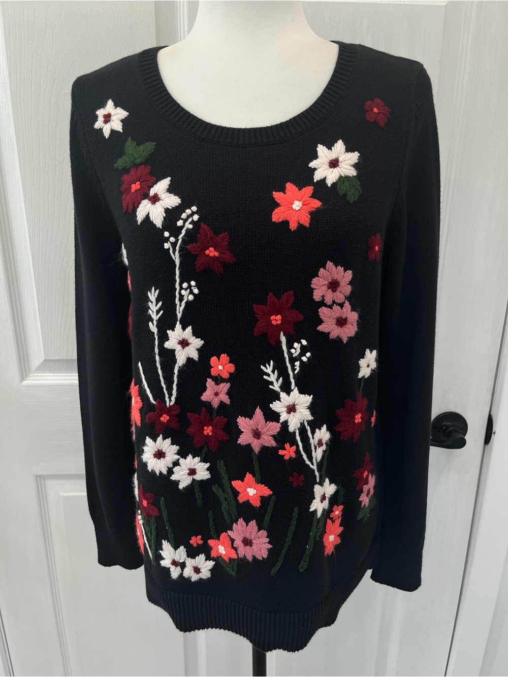 Crochet Black 100% Cotton Floral Embroidered Yarn Sweater Small Feminine Kitsch